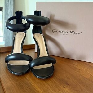 Gianvito Rossi Black Heels Elegant Design